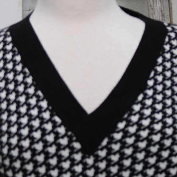 NEW Philosophy Plus Size Black Houndstooth V-Neck Viscose  Blend Sweater Sz 2X - Picture 2 of 10